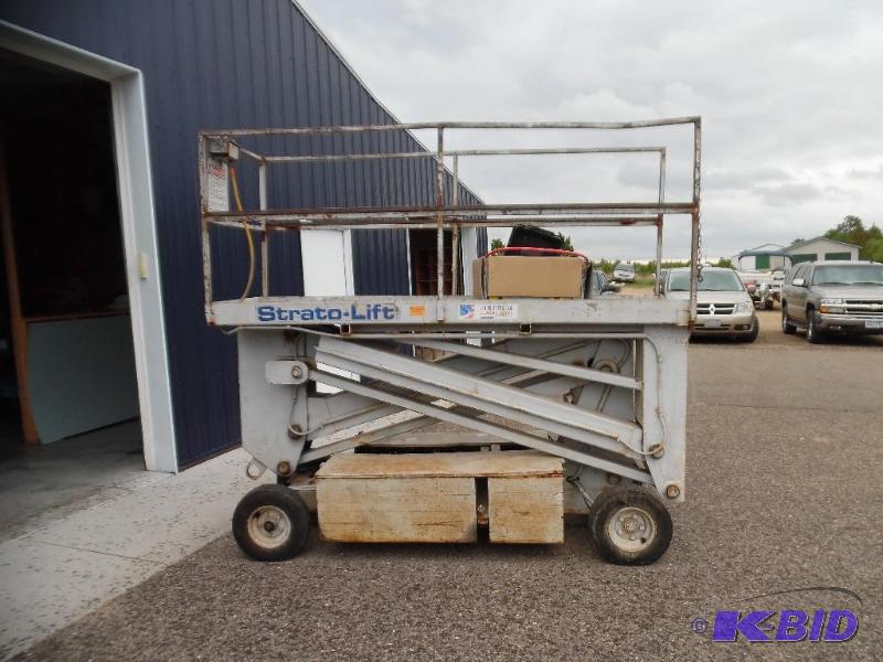 Strato Scissor Lift