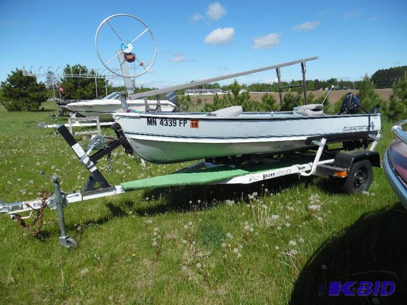 1989 Alumacraft 14 ft Fishing Boat