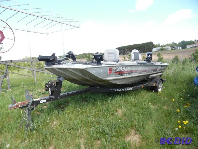 1997 Bass Tracker Fishing Boat