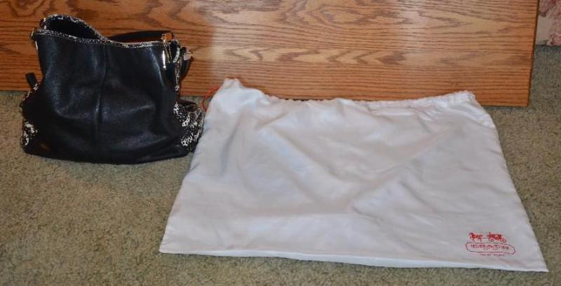 lot 150A image: Very nice genuine Coach Purse with silk Coac...