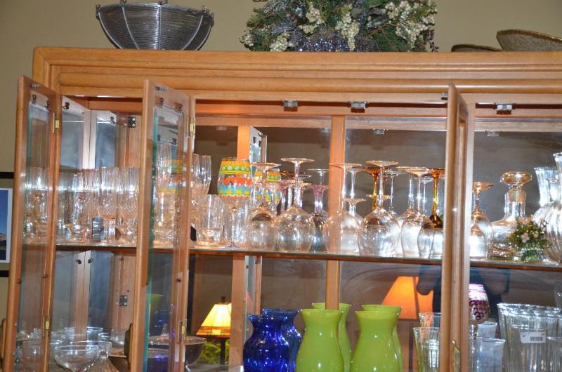lot 158 image: Large lot of glass- crystal and others seen. ...