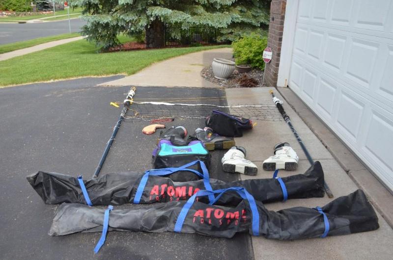 lot 238 image: Skiis, skii boots size 240-245 & 270-275,...