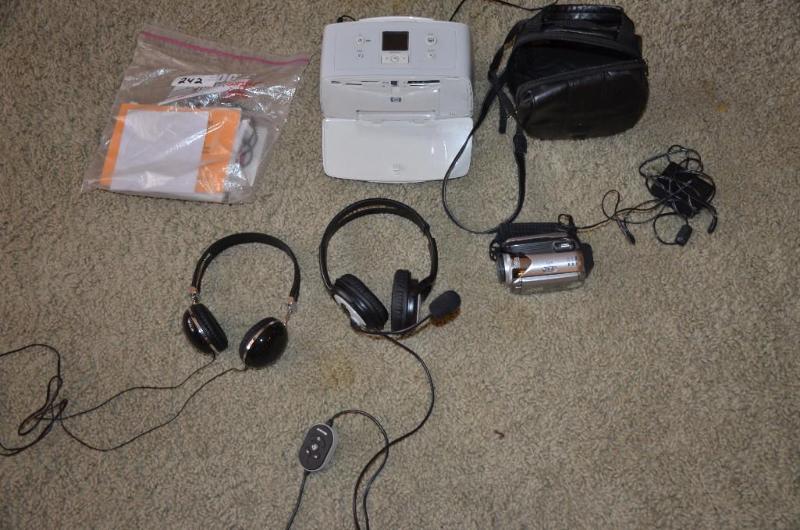 lot 242 image: JVC Everio Hard disk CamCorder Microsoft Lif...