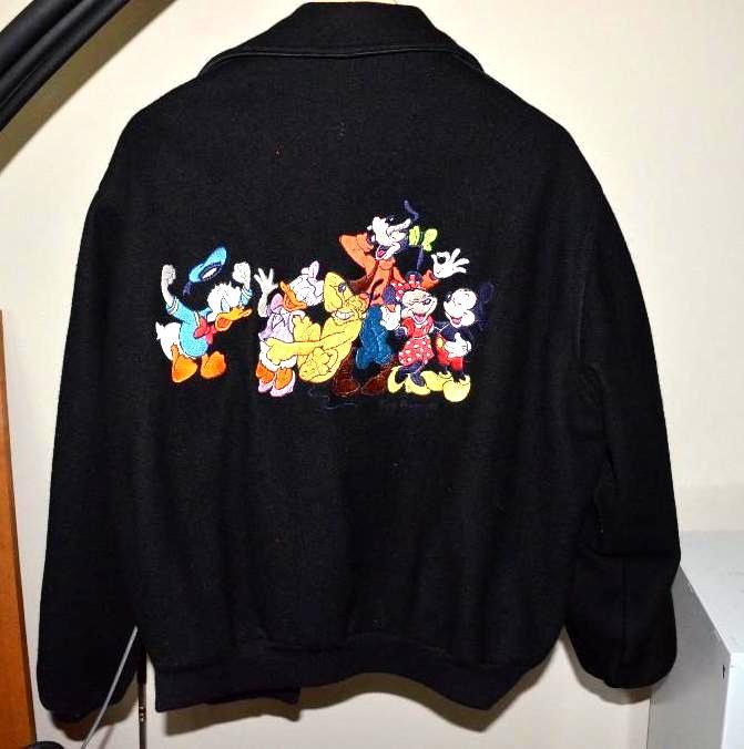 lot 262 image: Walt Disney Characters &quot1992 Disney"...