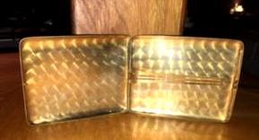 lot 267 image: Solid GOLD inlaid antique cigarette case. Siz...