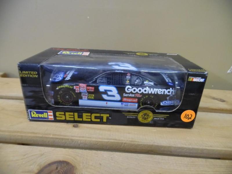 lot 102 image: Die-cast car