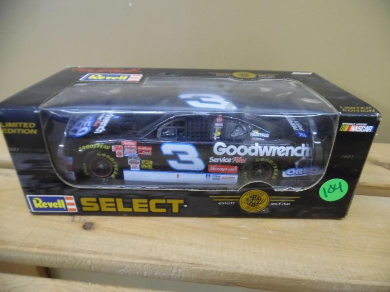 lot 104 image: Die-cast car