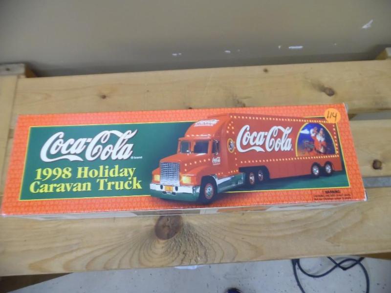 lot 114 image: Die-cast truck
