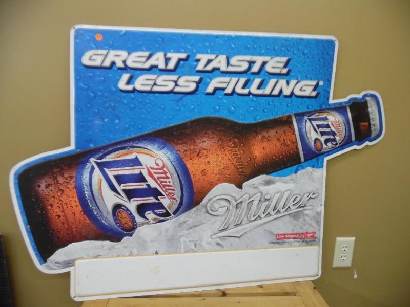 lot 22 image: Beer sign