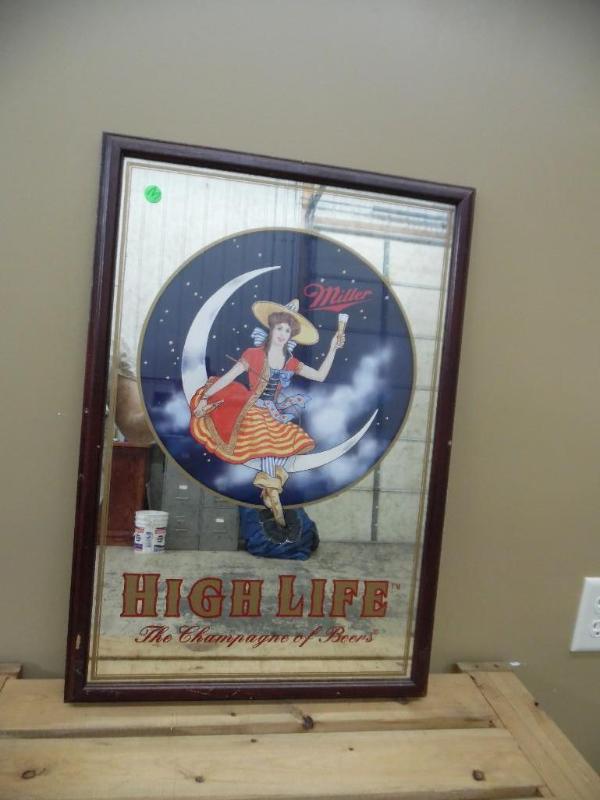 lot 40 image: Beer sign