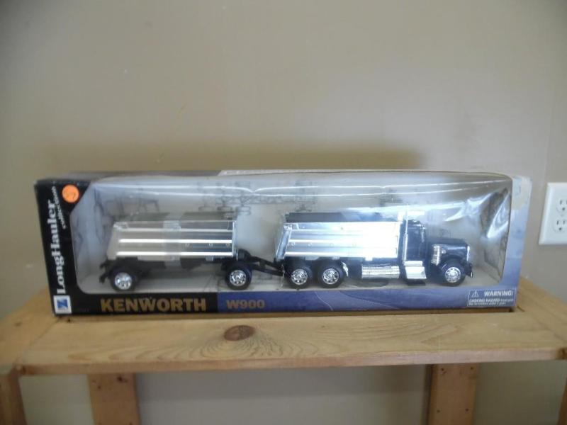 lot 57 image: Die-cast Kenworth Semi