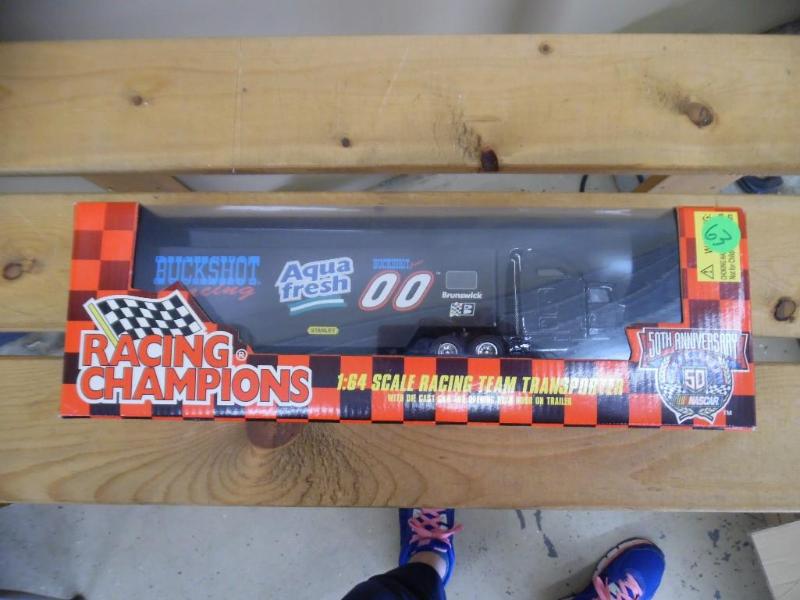 lot 63 image: Die-Cast truck