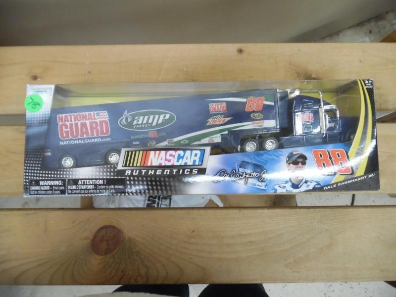 lot 78 image: Die-cast truck