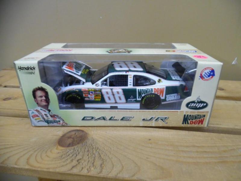 lot 84 image: Die-cast car