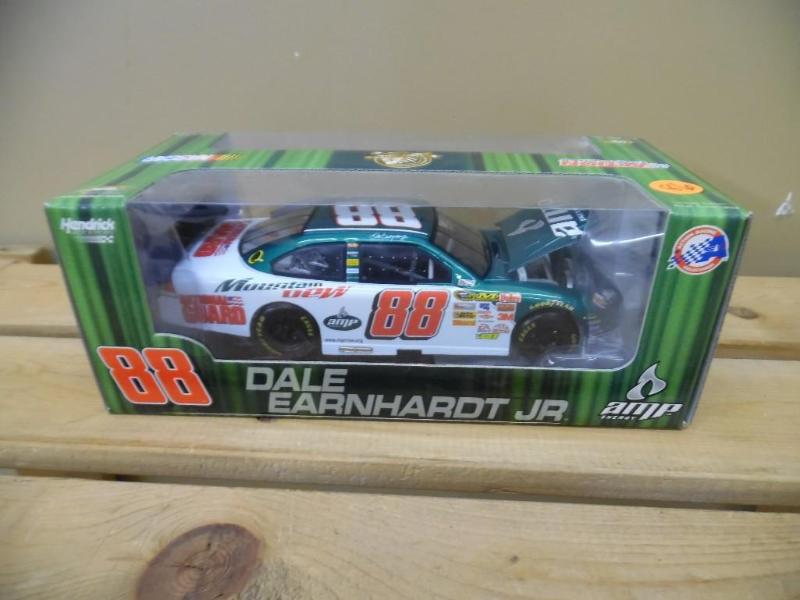 lot 86 image: Die-cast car