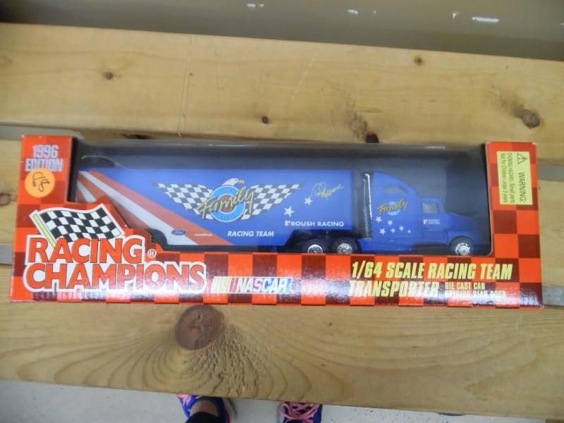 lot 88 image: Die-cast truck