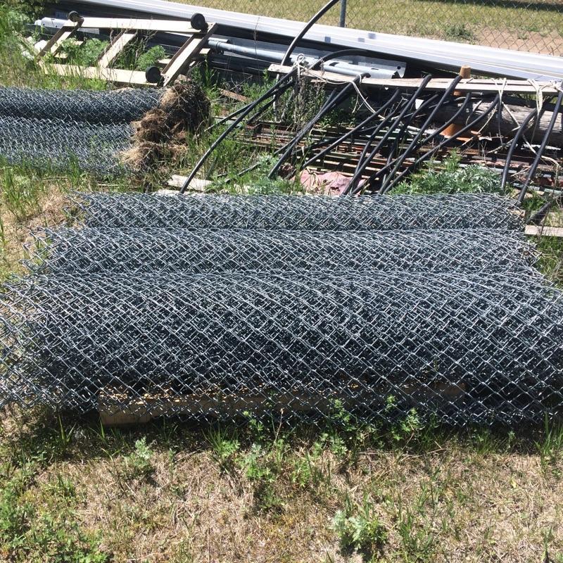 lot 10 image: Chain link fence