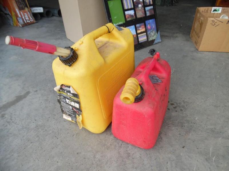lot 21 image: Gas cans