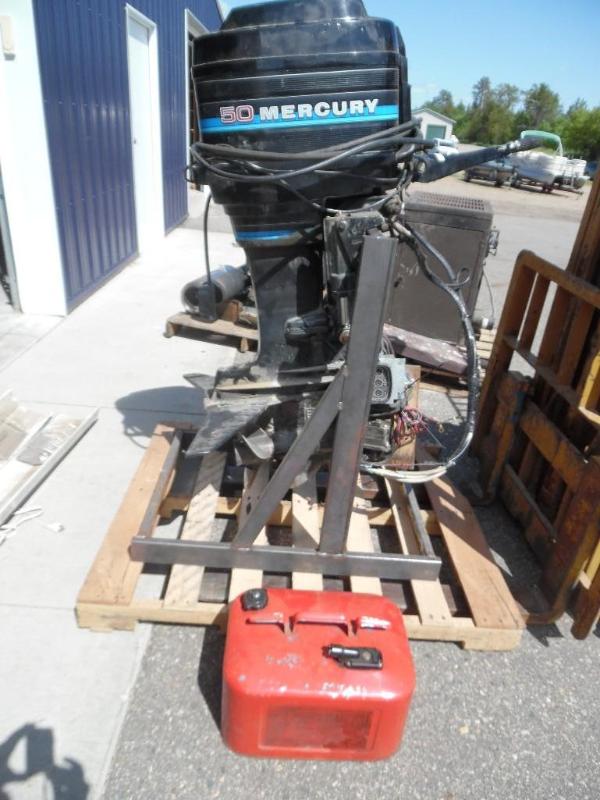 lot 4 image: 50 HP boat motor