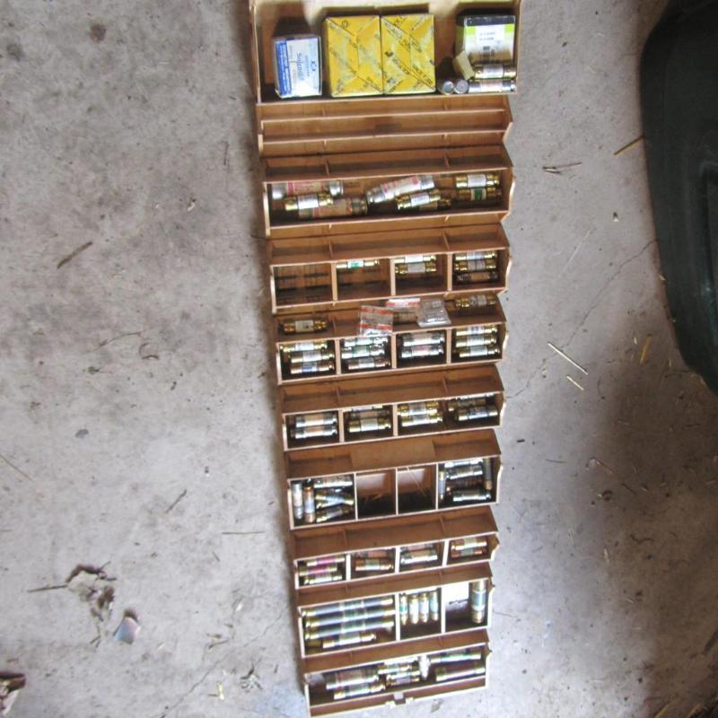 lot 124 image: Industrial Fuses