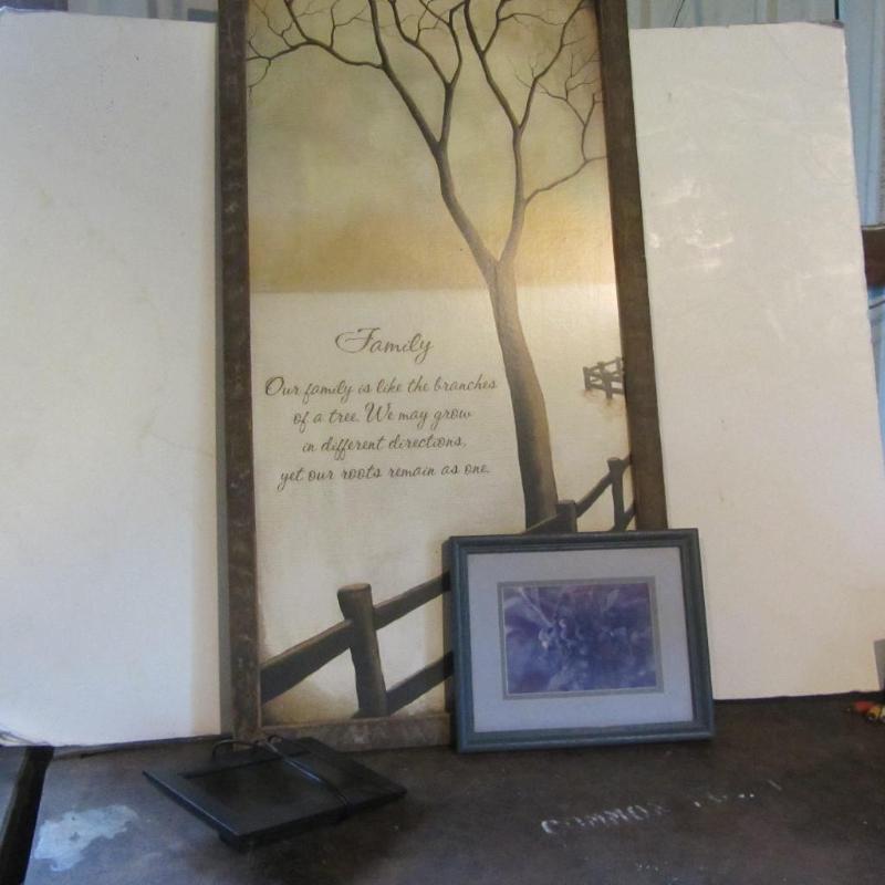 lot 148 image: Artwork & Digital Frame