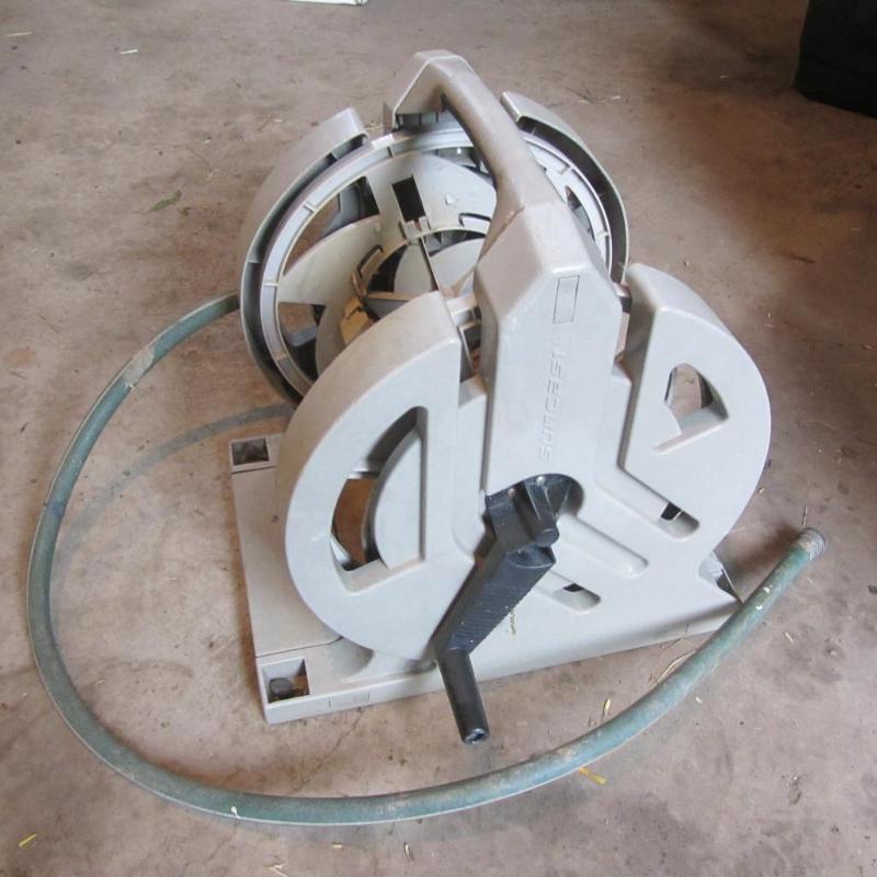 lot 153 image: Suncast Hose Reel