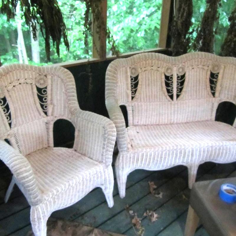 lot 155 image: Wicker Porch Set