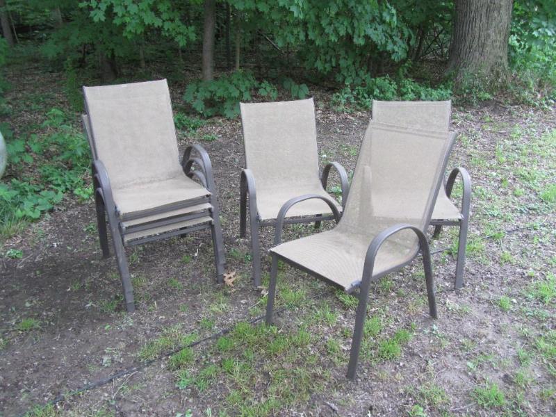 lot 17 image: Stackable Lawn Chairs