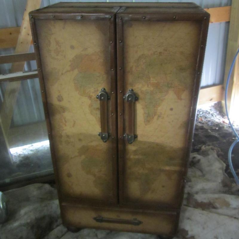 lot 24 image: Trunk Style Cabinet
