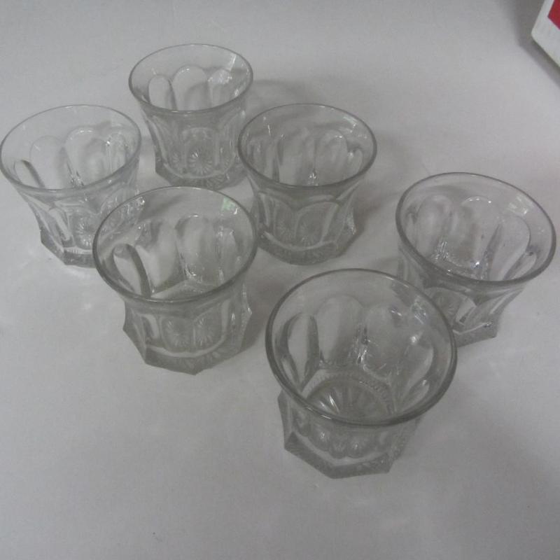 lot 43 image: Bourbon Glasses