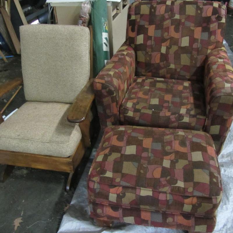 lot 48 image: Platform Rocker, Chair