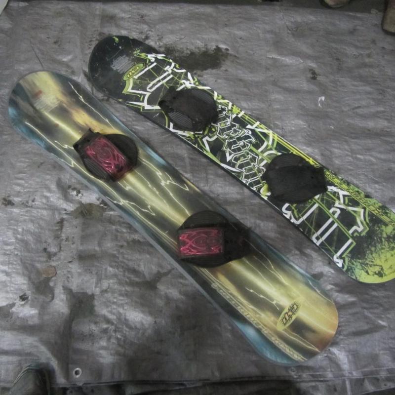 lot 49 image: Two Snowboards