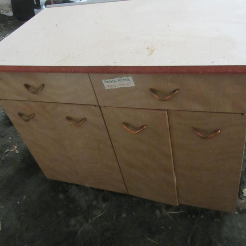 lot 68 image: Metal Cabinet Workbench