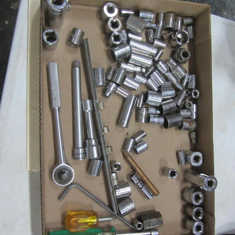 lot 72 image: Sockets, Ratchet