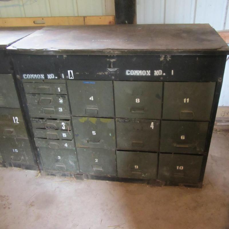 lot 74 image: Metal Workbench