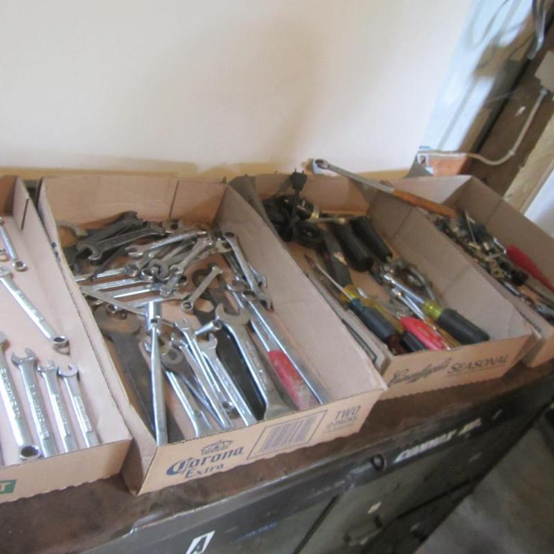 lot 93 image: Combo Wrenches, Tools