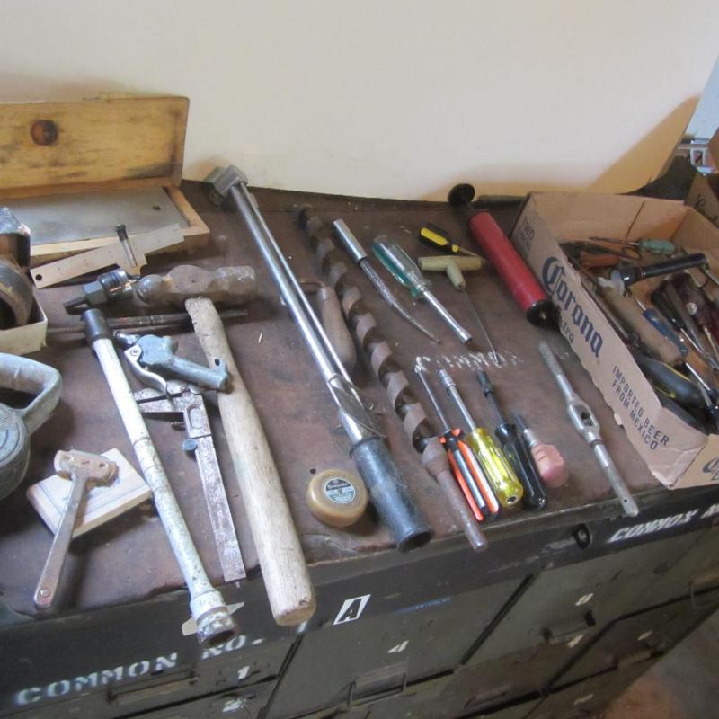 lot 95 image: Tools