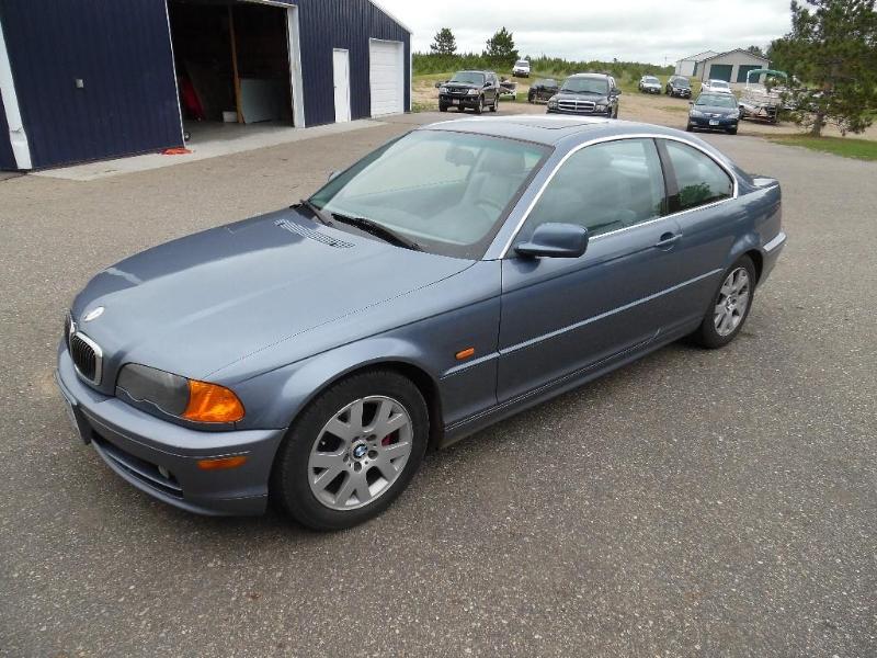 lot 3 image: 2000 BMW 323 Ci Series