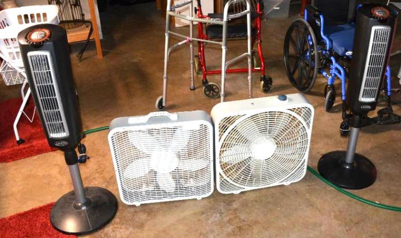 2 box fans &amp 2 Lasko Ionizer tower fans m...