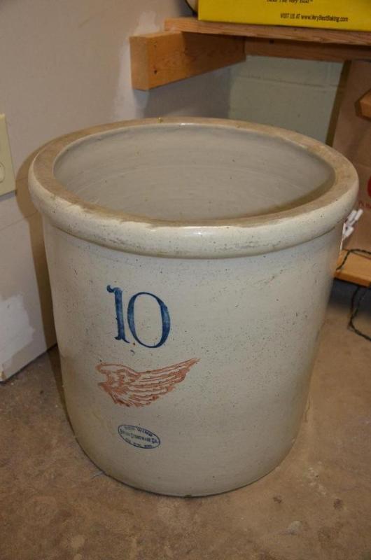 Antique Red Wing 10 gallon Crock...