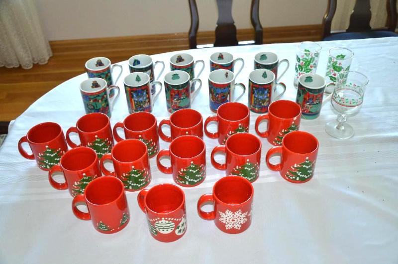 Waechtersbach Germany Christmas mug set...