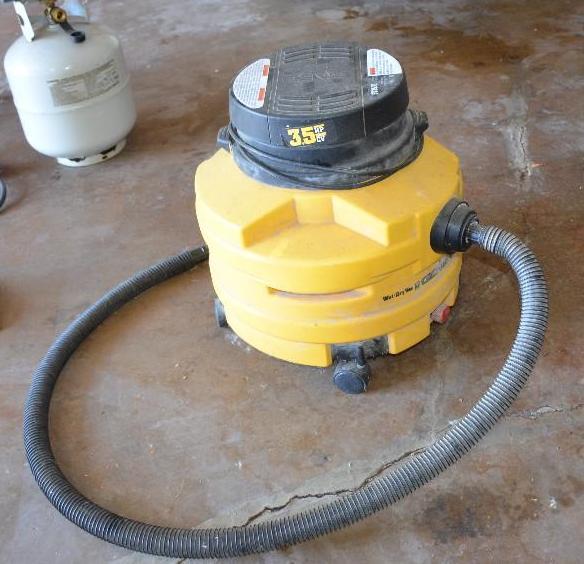 Genie Wet  Dry Vac...