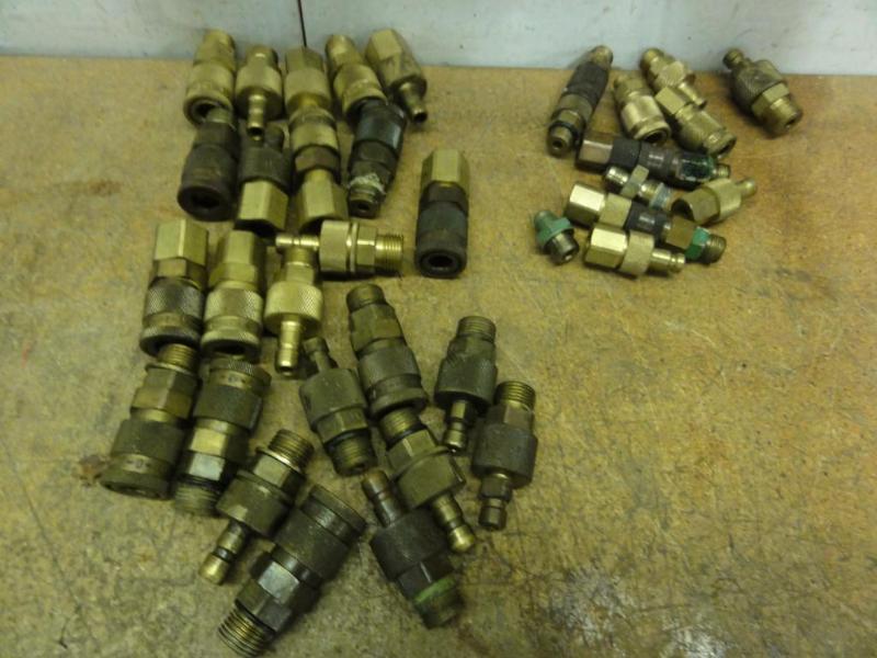 lot 114 image: Assorted Hydraulic Fittings to include Serie MD-007-0, Serie LP-006-0, and others