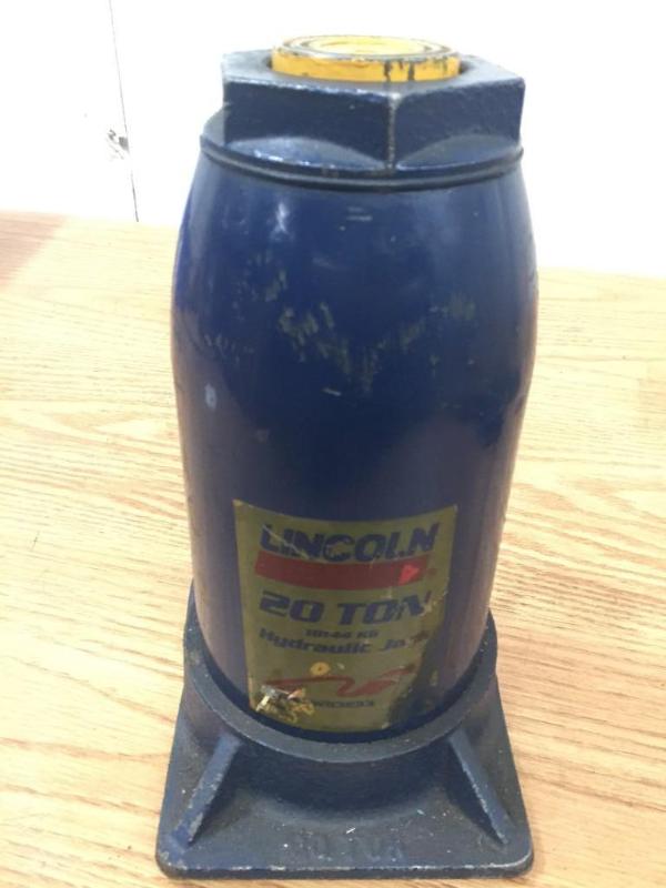 lot 156 image: Lincoln 20-Ton Hydraulic Jack