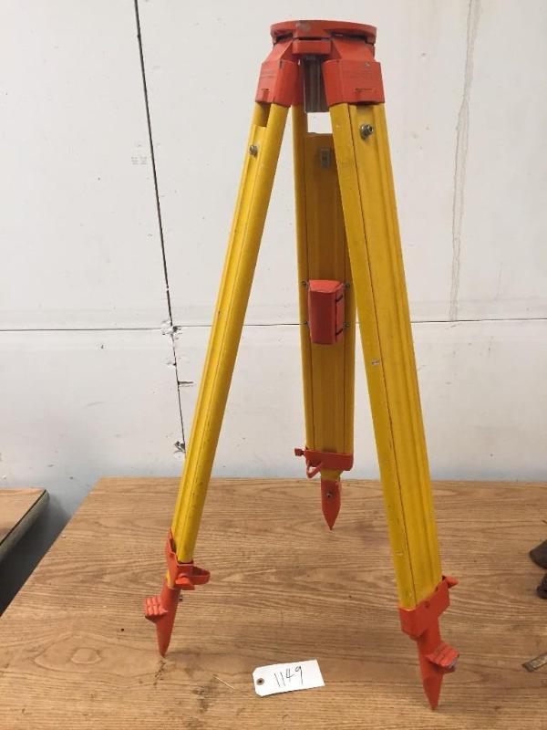lot 163 image: Wild GST20 Tripod