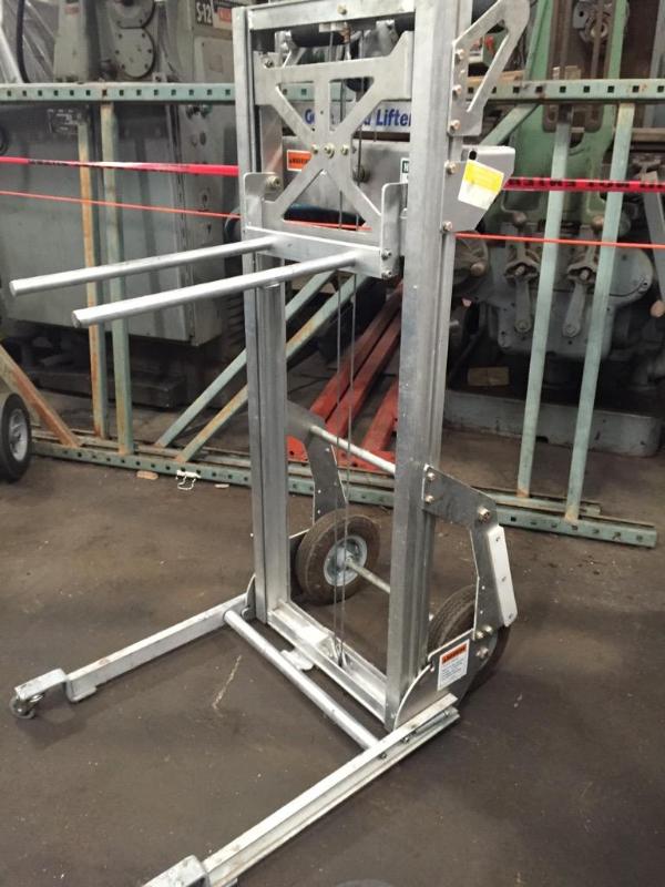lot 164 image: Genie Load Lifted