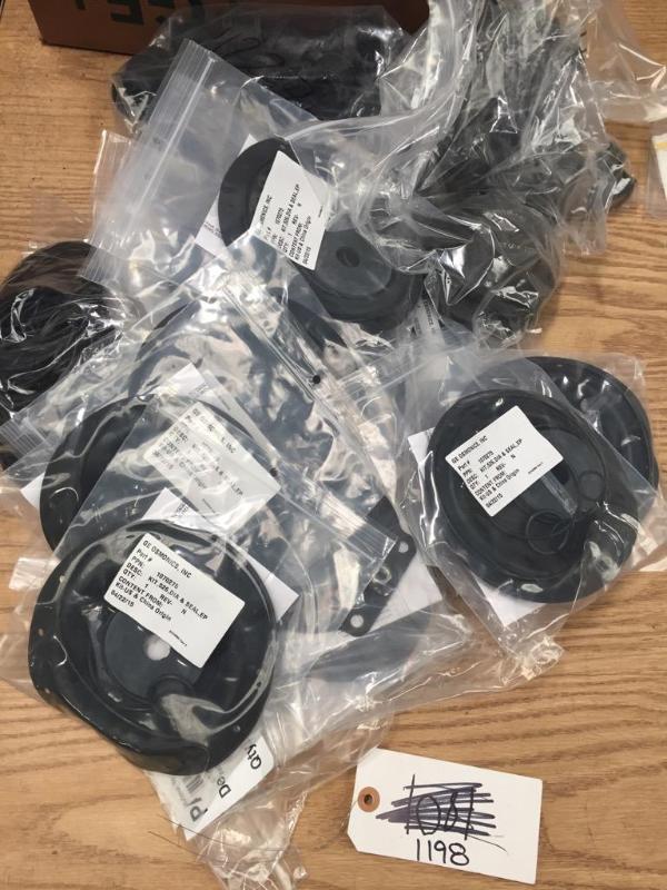 lot 198 image: Lot of Assorted Gaskets and Lids