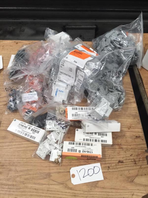 lot 200 image: Lot of Assorted Electrical Components