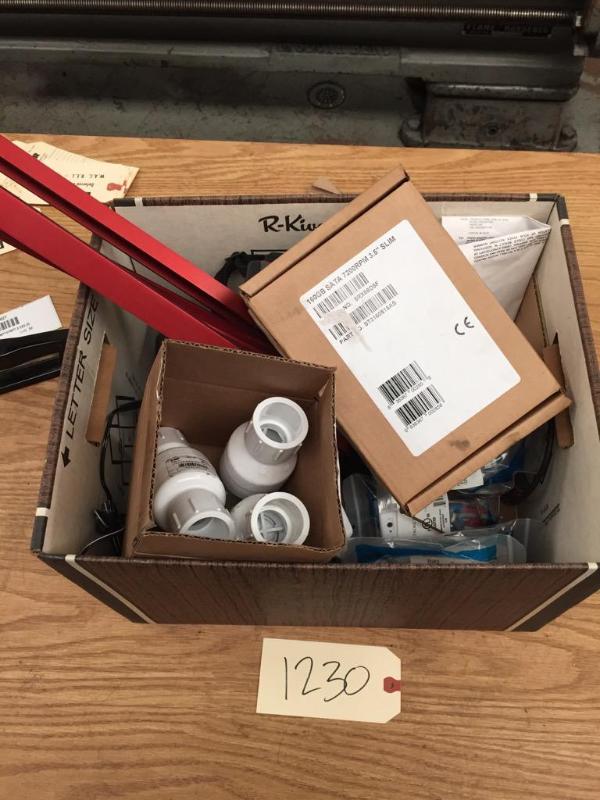 lot 226 image: Lot of assorted components