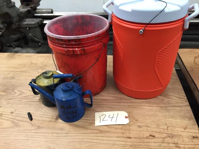 lot 235 image: Lot of Assorted Containers